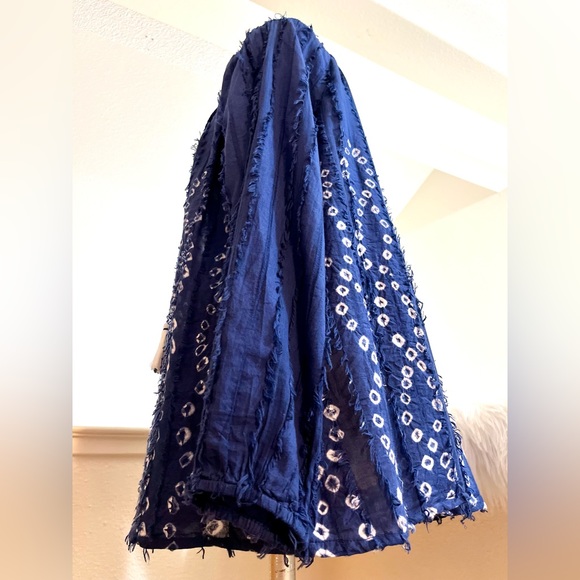 EUC L Blue Lightweight Boho Top - Picture 3 of 6